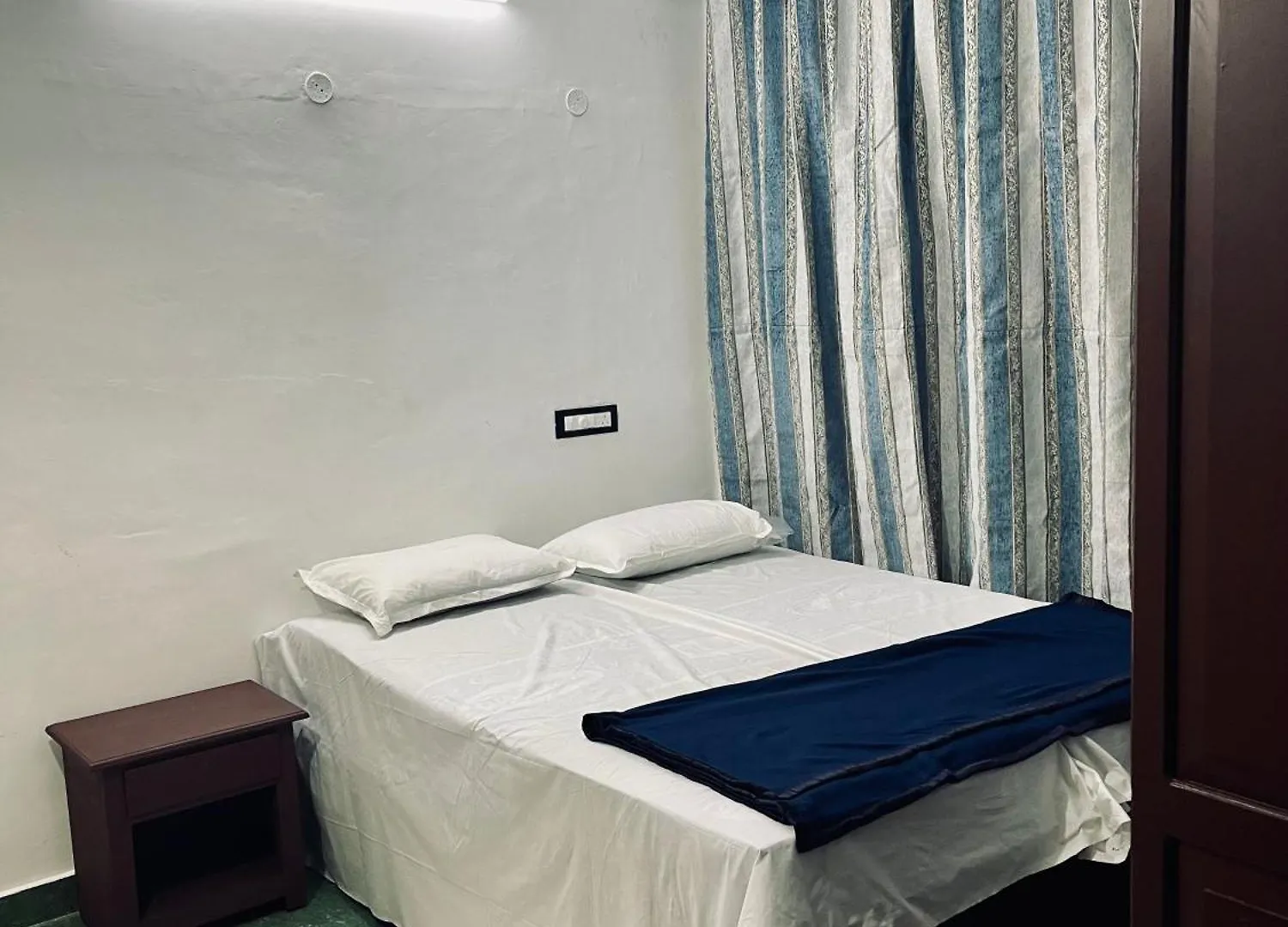 Puthookadans Mareena Lodge Kottayam