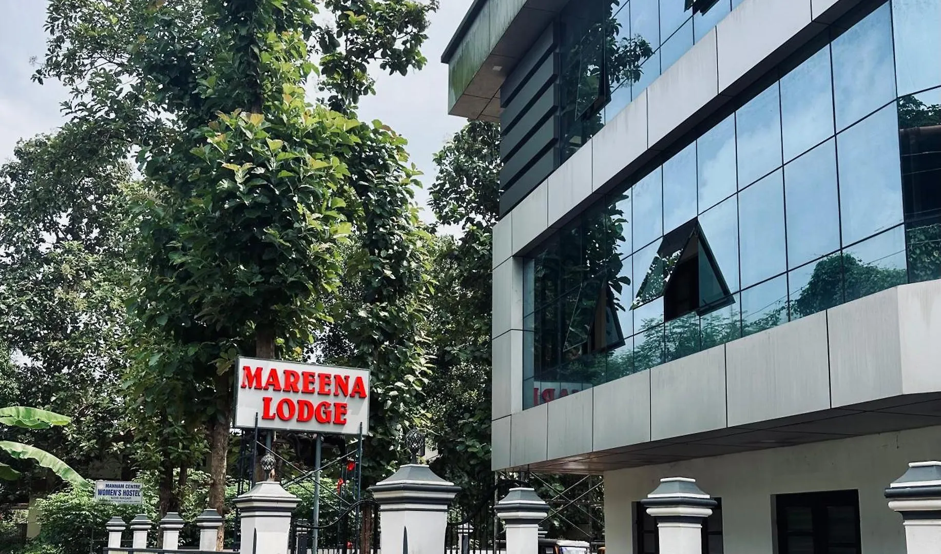 Puthookadans Mareena Lodge Kottayam